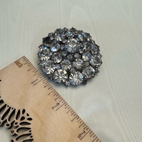 Round Clear Rhinestone Costume Brooch Pin Silver Tone Set Vintage - Picture 12 of 12